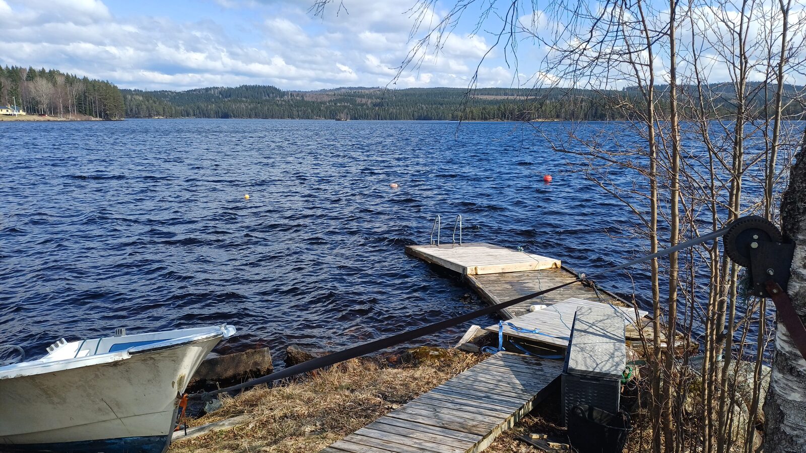 Söker hjälp att laga en liten brygga — fisketur som tack