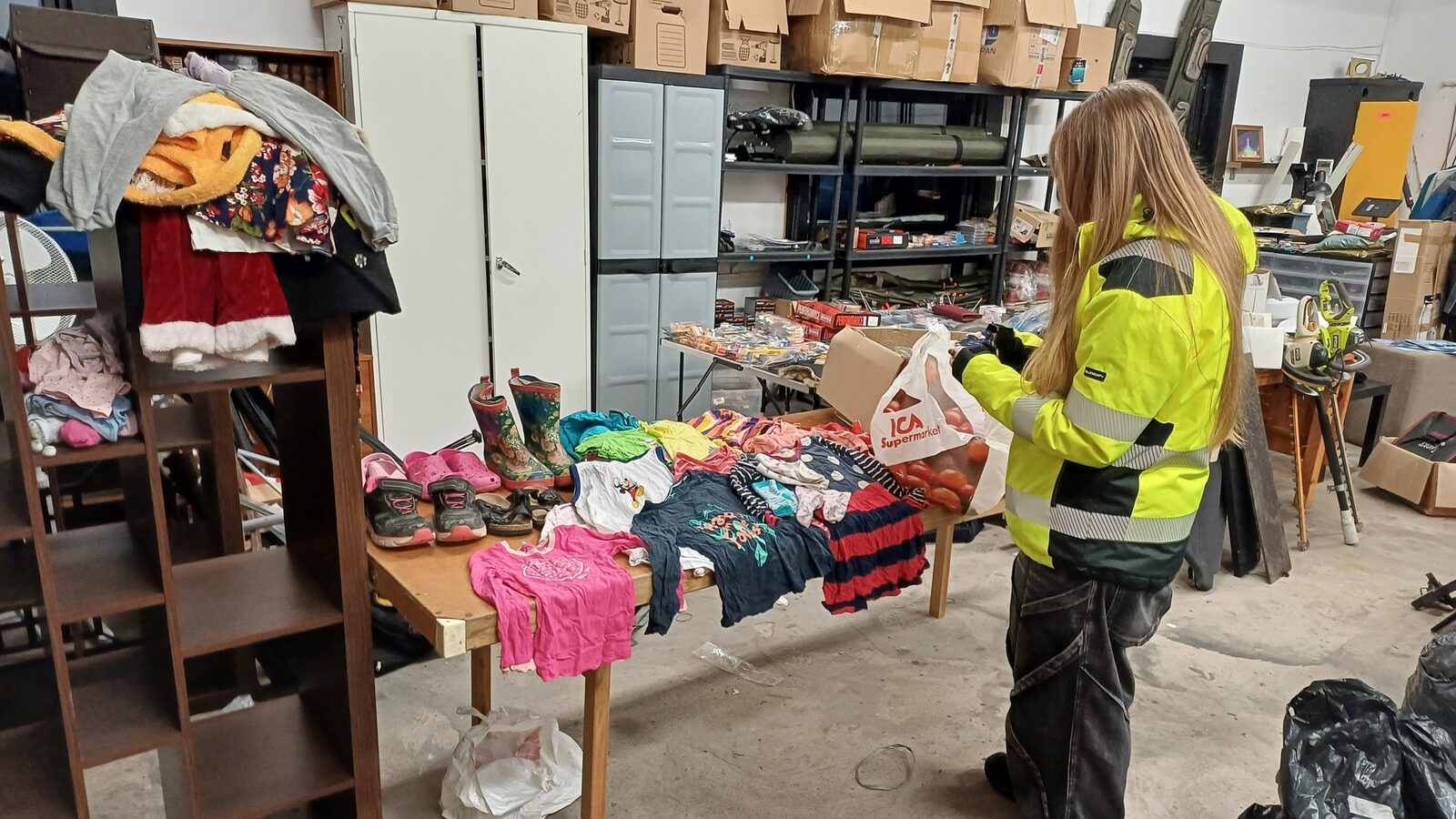 Godhet i Filipstad — vi hade loppis och delade med oss av det vi hade!
